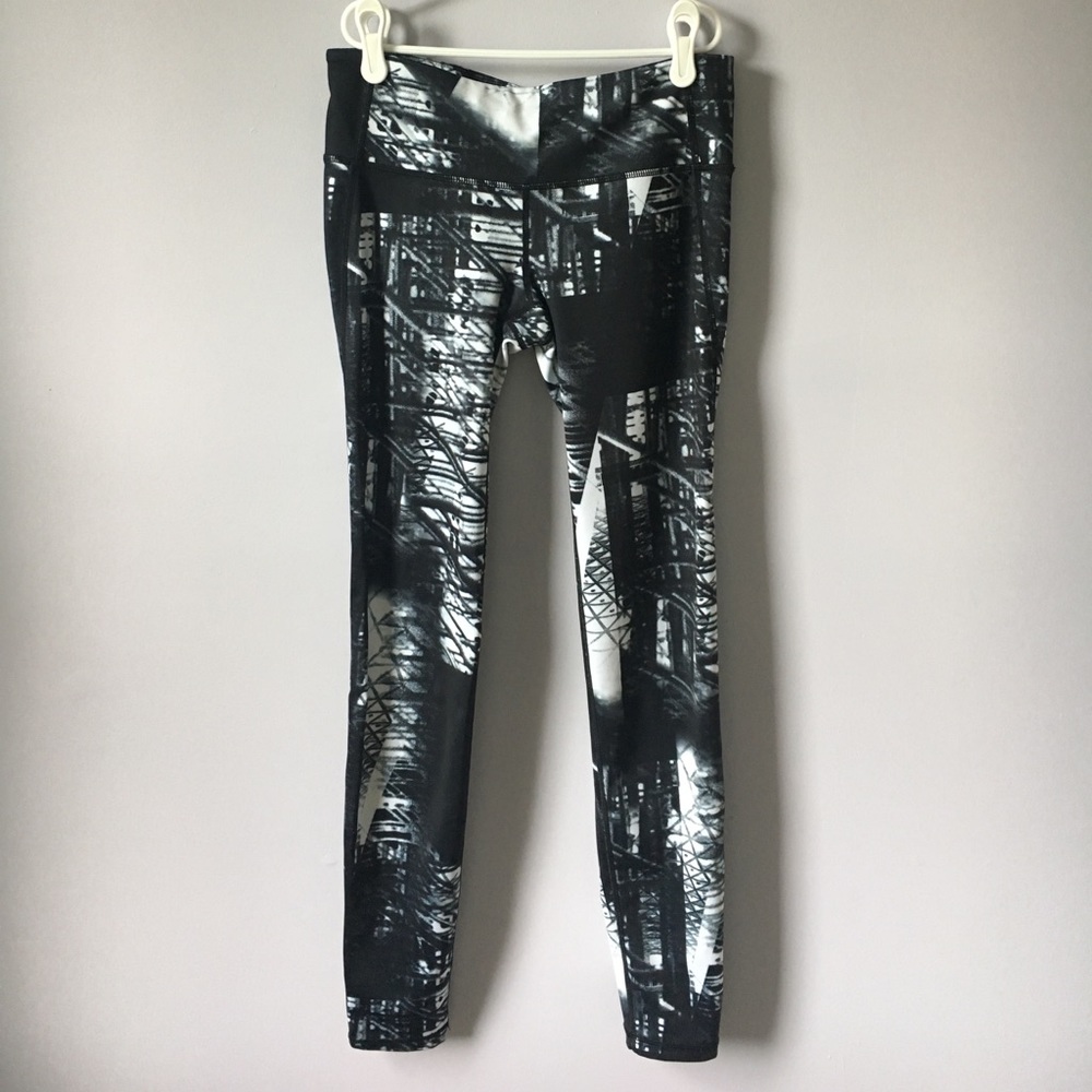 Gap cityscape exercise leggings